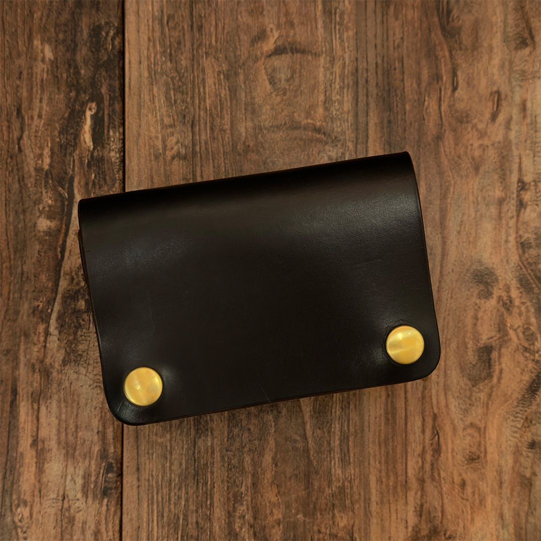 クロムエクセル 茶芯ブラックのショートトラッカーウォレット｜革の質感を楽しむ ｜TWS03-BCE-01