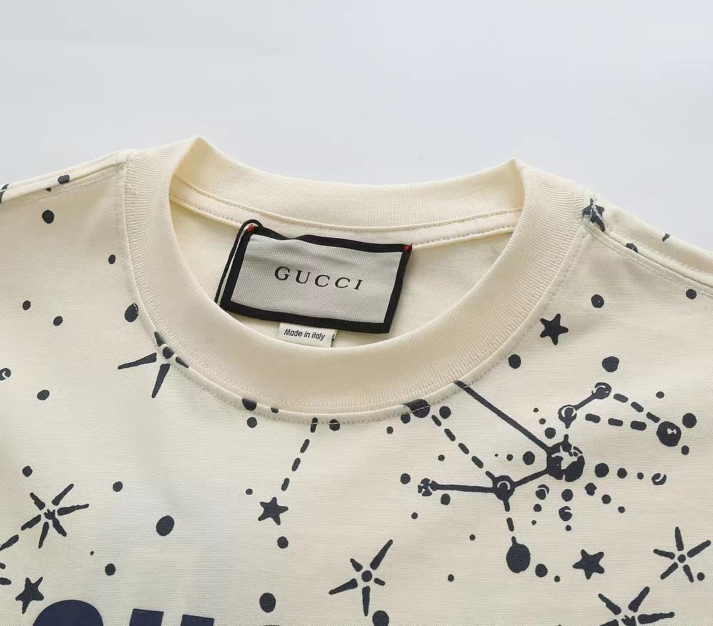 グッチ　Tシャツ　ボタニカル ユニセックス グッチ Tシャツ ボタニカル ユニセックス - メルカリ