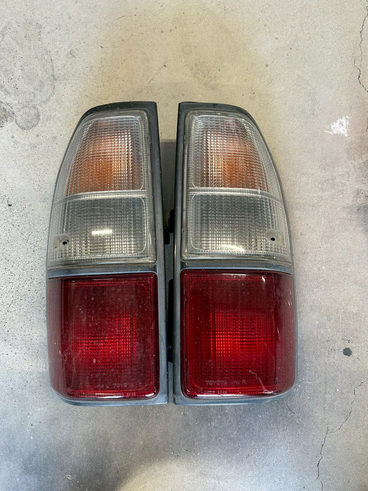 95プラドテールランプ 90 95 プラド 純正 テールランプテールレンズ