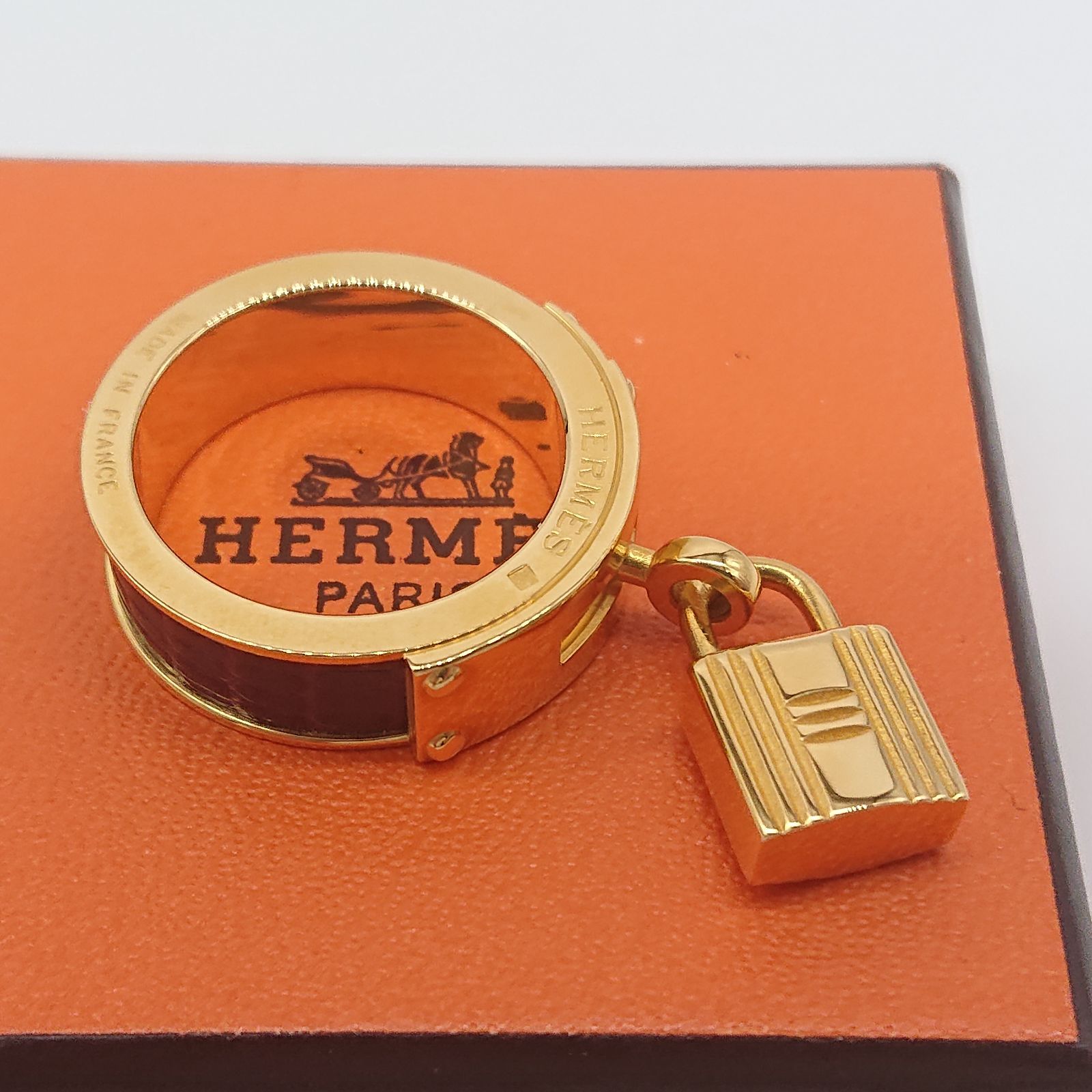 HERMES　エルメス　ケリー　スカーフリング　箱付き 極美品】HERMES エルメス ケリー リザード スカーフリング