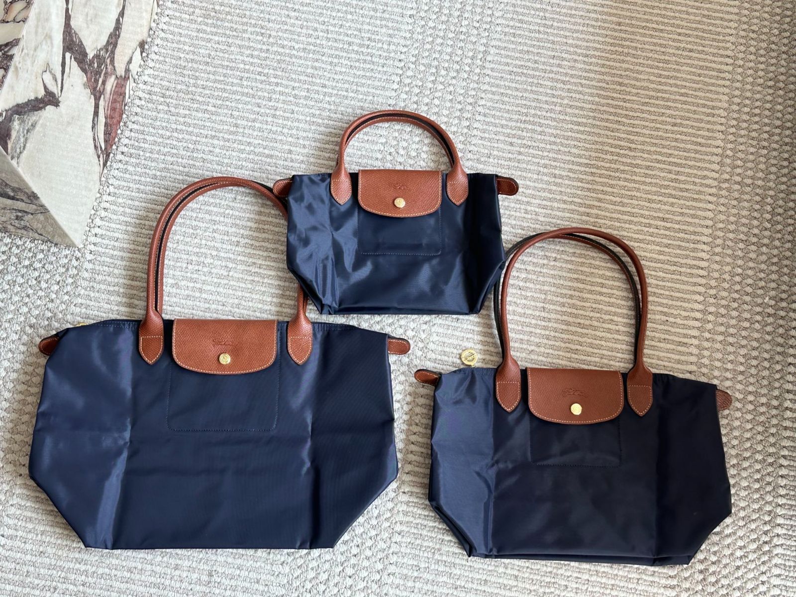 Longbhamp】 ネイビー ルプリアージュ ナイロントートミャオ猫