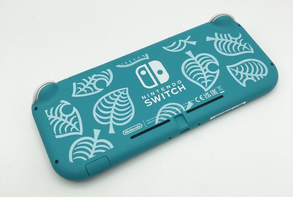 あつまれ どうぶつの森」をセットにした特別デザインのSwitch Liteが本日11