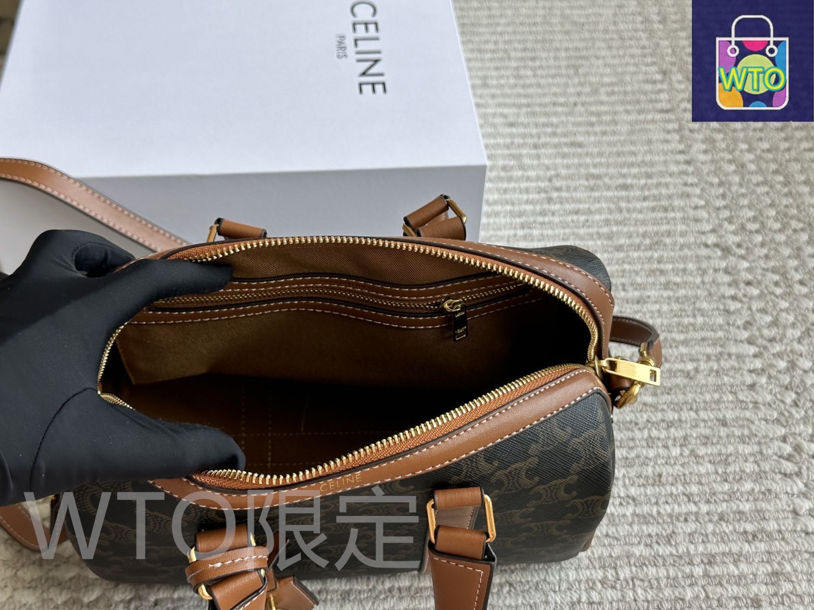 CELINE ボックスとカード、バック袋付き 今日特価】Celine セリーヌ ピローバッグ ボックス付き 復古的で