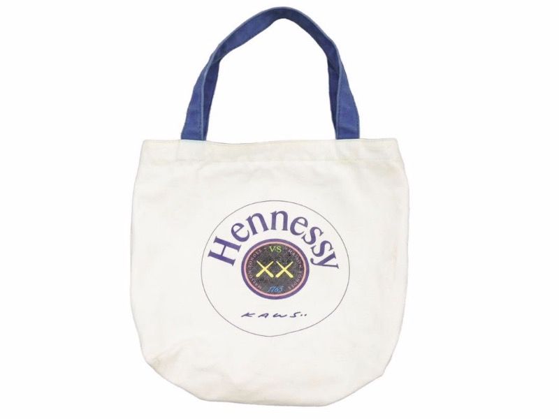 KAWS Hennessy トートバッグ コラボバッグ 非売品 ヘネシー VS 1765 MAISON FONDEE ホワイト ブルー 中古 41309