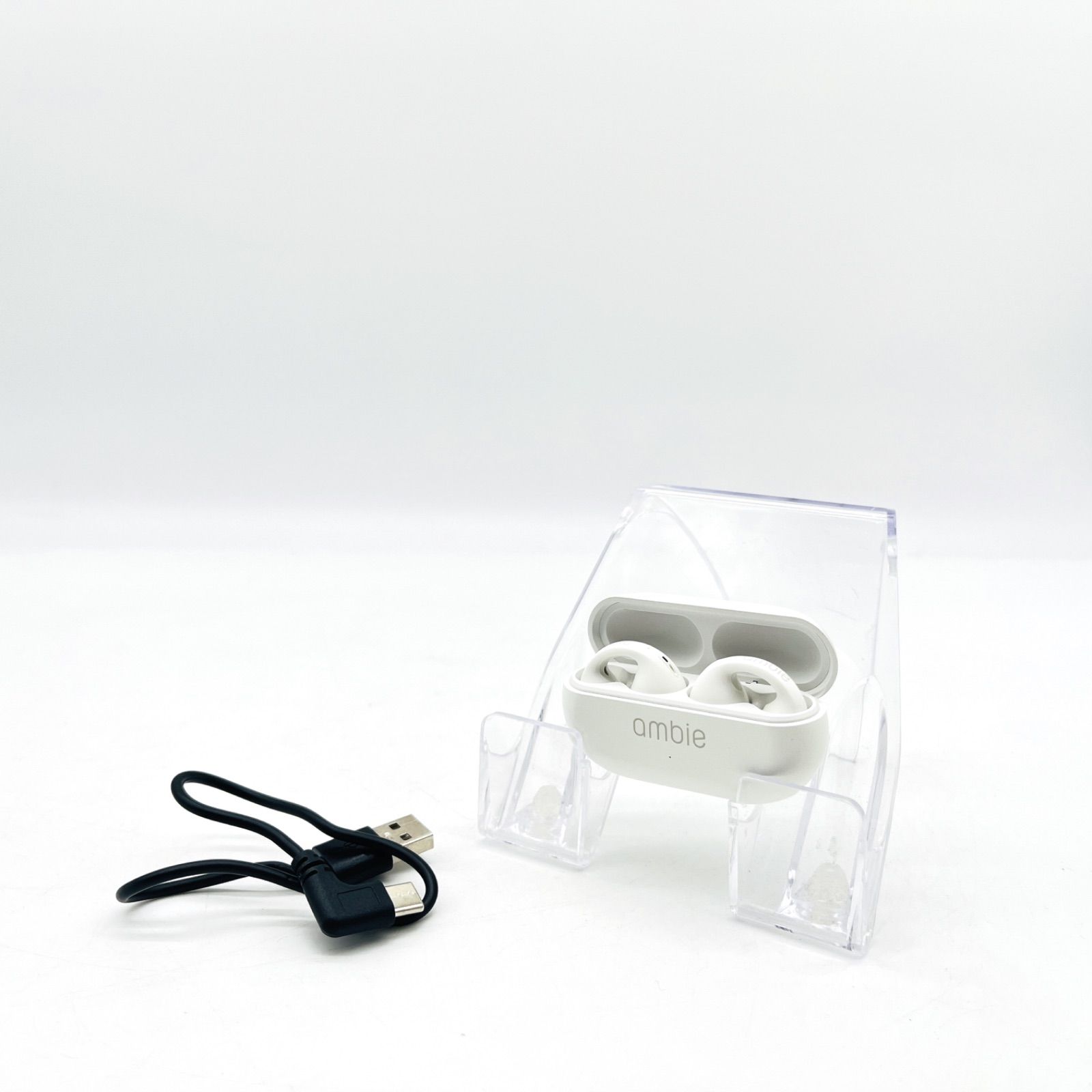 ambie AM-TW01 sound earcuffs （アンビー サウンド イヤカフ）耳をふさがないながら聴き/完全ワイヤレス WHITE -  メルカリ