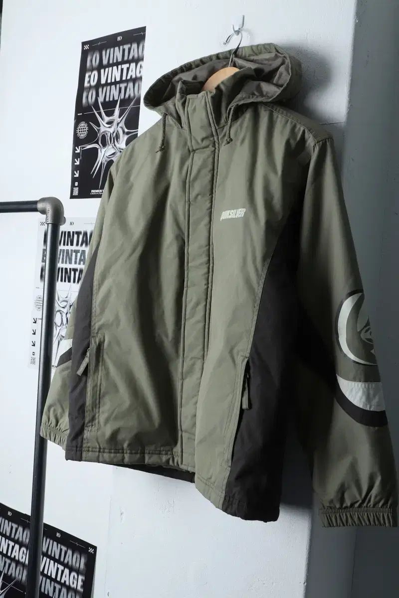（ XS ） QUIKSILVER(クイックシルバー) ダウンジャケット ジャンパージャケット グレー オールドスクール 限定版- 11D3B