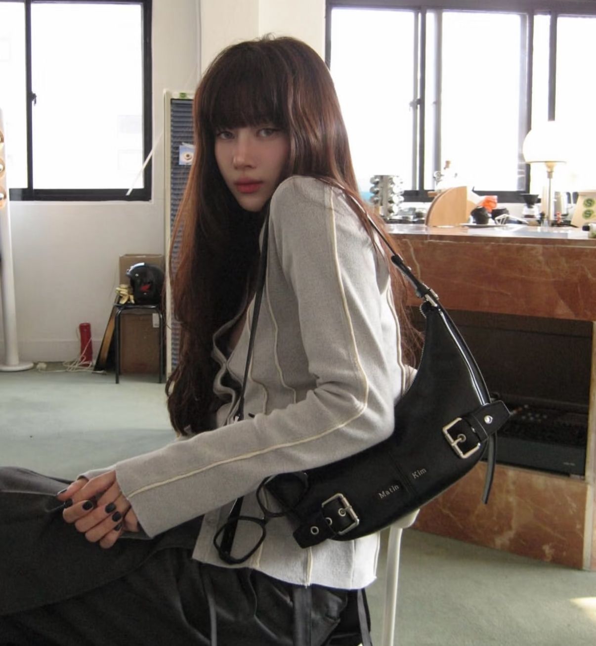 新品 韓国 Matin Kim マーティンキムBELTED SHOULDER BAG 新品 韓国 Matin Kim マーティンキムBELTED SHOULDER BAG