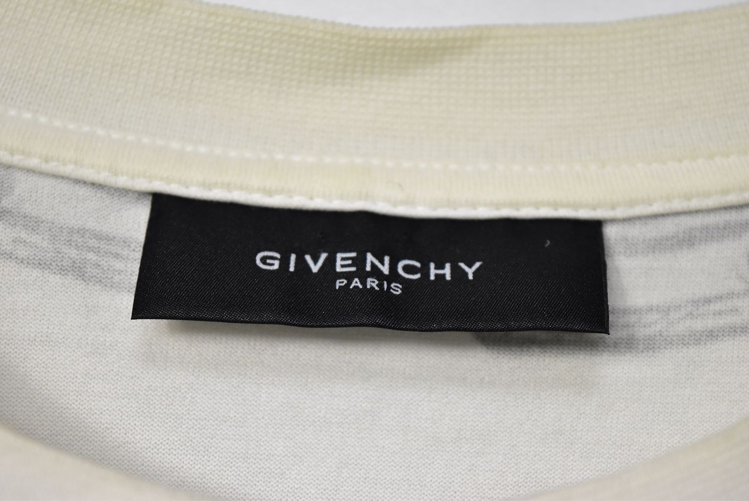 GIVENCHY ジバンシィ Tシャツ 2906551cm