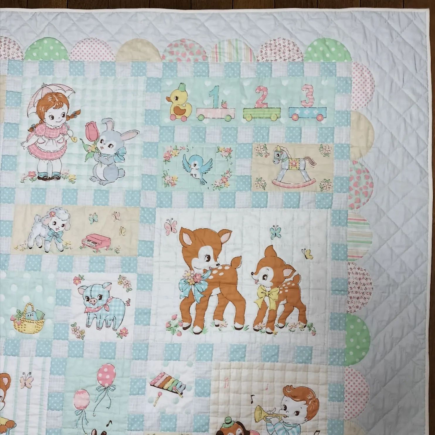 ☆かわいいベビーキルト👶タペストリー・シート・マット(約88cm×72cm