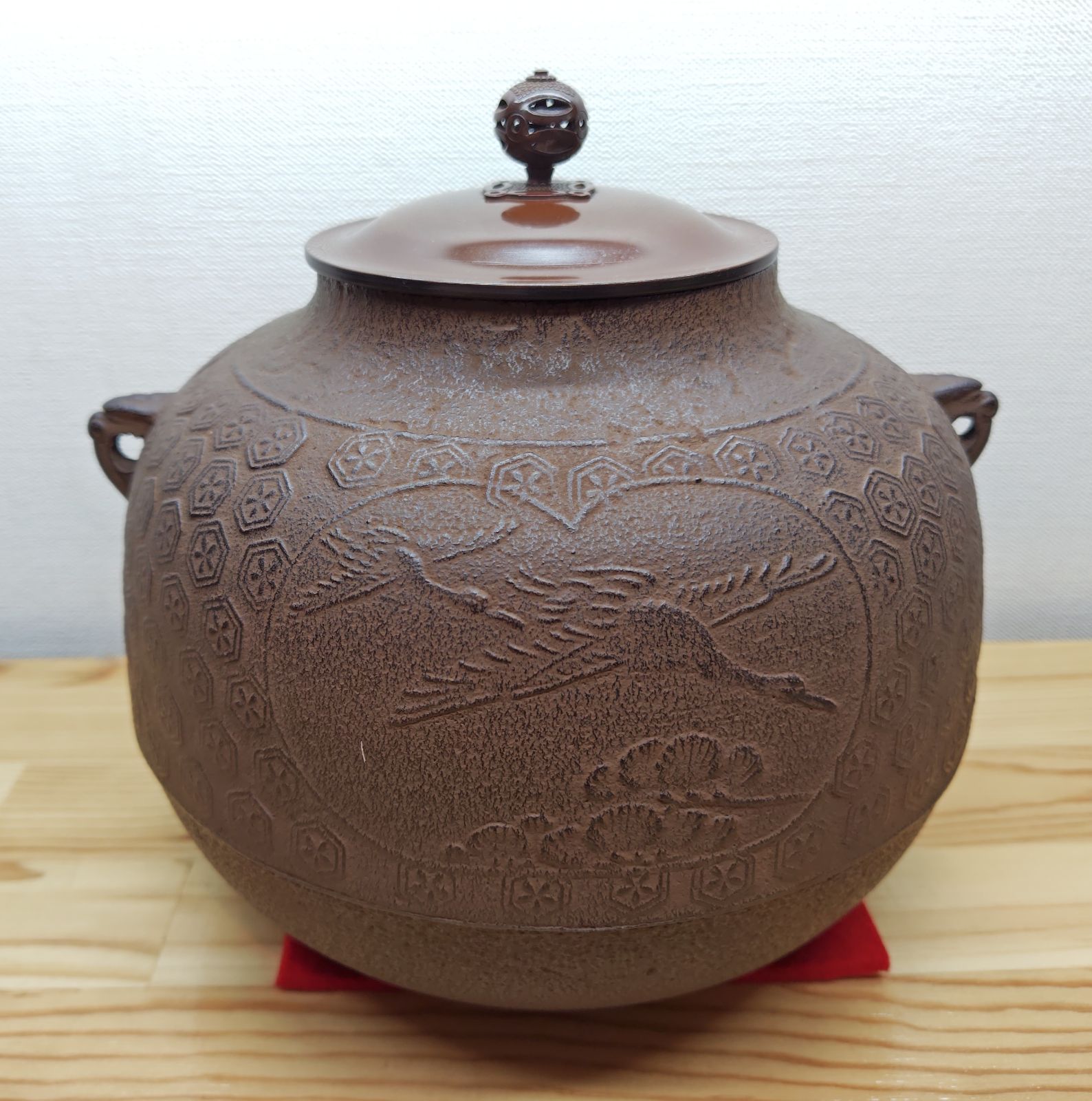 逢絢亭 茶道具 釜 風炉釜 真形釜 亀甲地紋 釜師 橋本辰敏 共箱入り