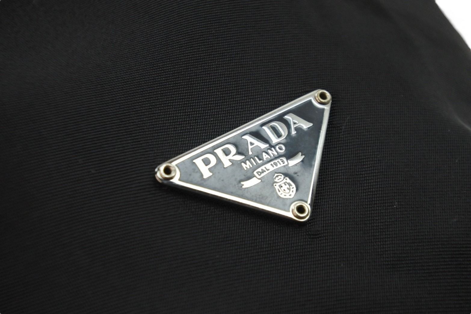PRADA プラダ 巾着ポーチ NERO トライアングルロゴ ITALY製 テスート