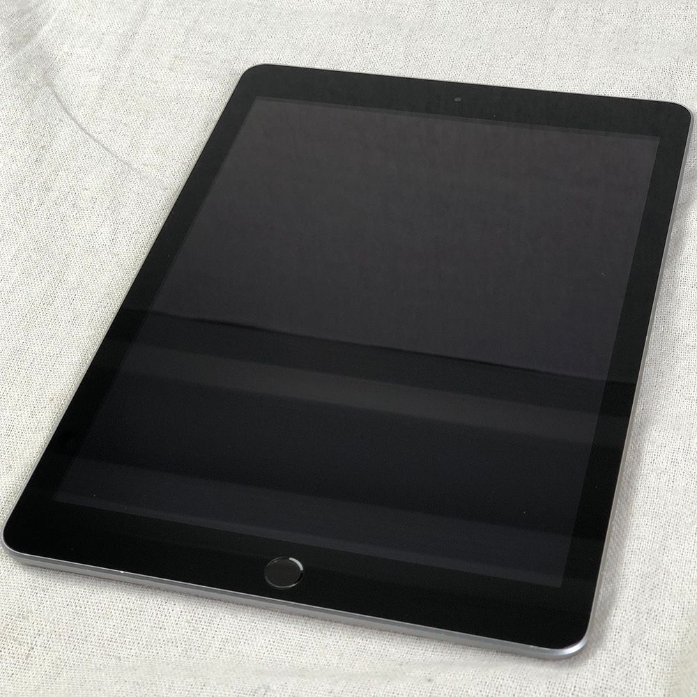 Amazon.co.jp: 【整備済み品】 Apple iPad (第５世代) Wi-Fi + Cellular 32GB ゴールド (整備済み品)  : パソコン・周辺機器