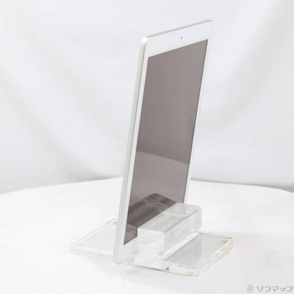 中古品〕 iPad 第6世代 128GB シルバー MR7K2J／A Wi-Fi【269】