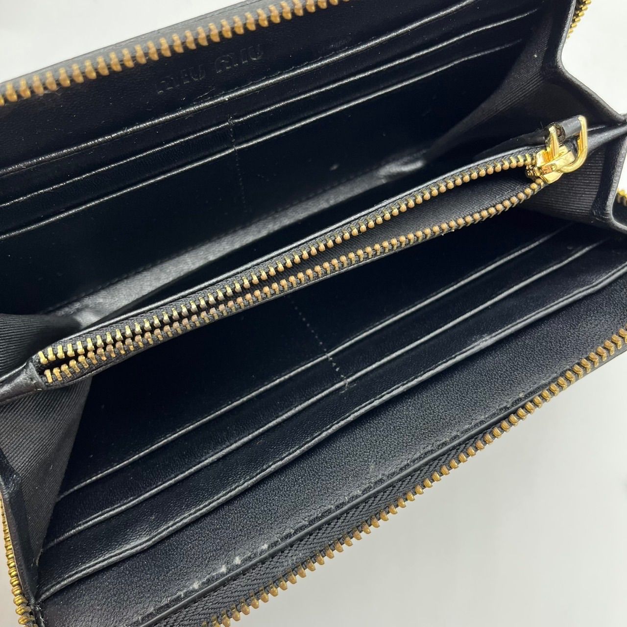 ✨美品✨ MIUMIU ミュウミュウ 長財布 ラウンドファスナー レザー 革 