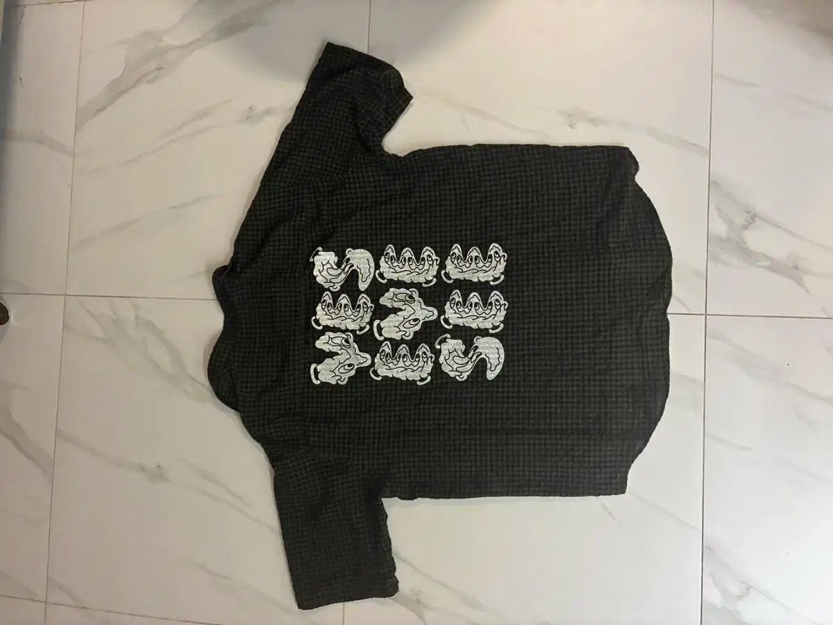 YESEYESEE TAPPEI Tシャツ YESEYESEE® × TAPPEI 韓国での個展に際しまして韓国のブランド