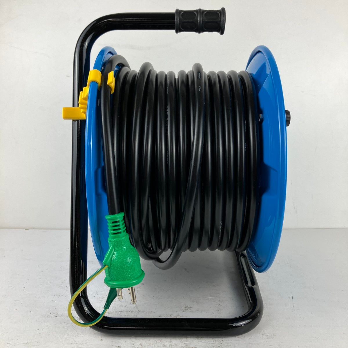 日動 電工ドラム 防雨防塵型100Vドラム アース付 30m NPWE33 日動 電工ドラム 防雨防塵型100Vドラム アース付 30m NPWE33
