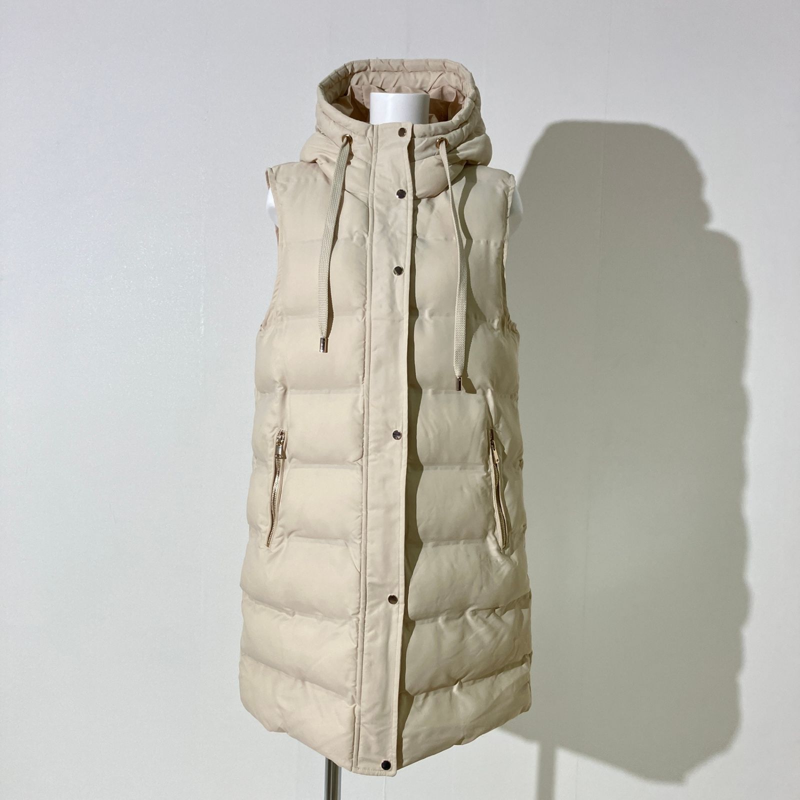 ZARA ベージュ ダウンベスト 感慨深い S