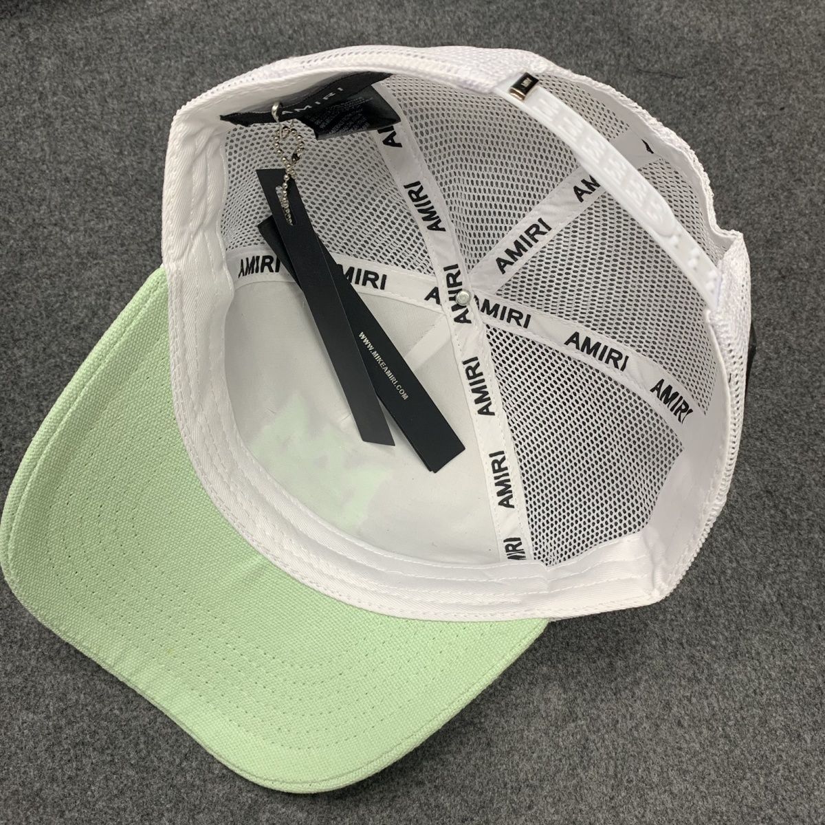 新品 AMIRI アミリ 折れ曲がる MAロゴ トラッカーキャップ