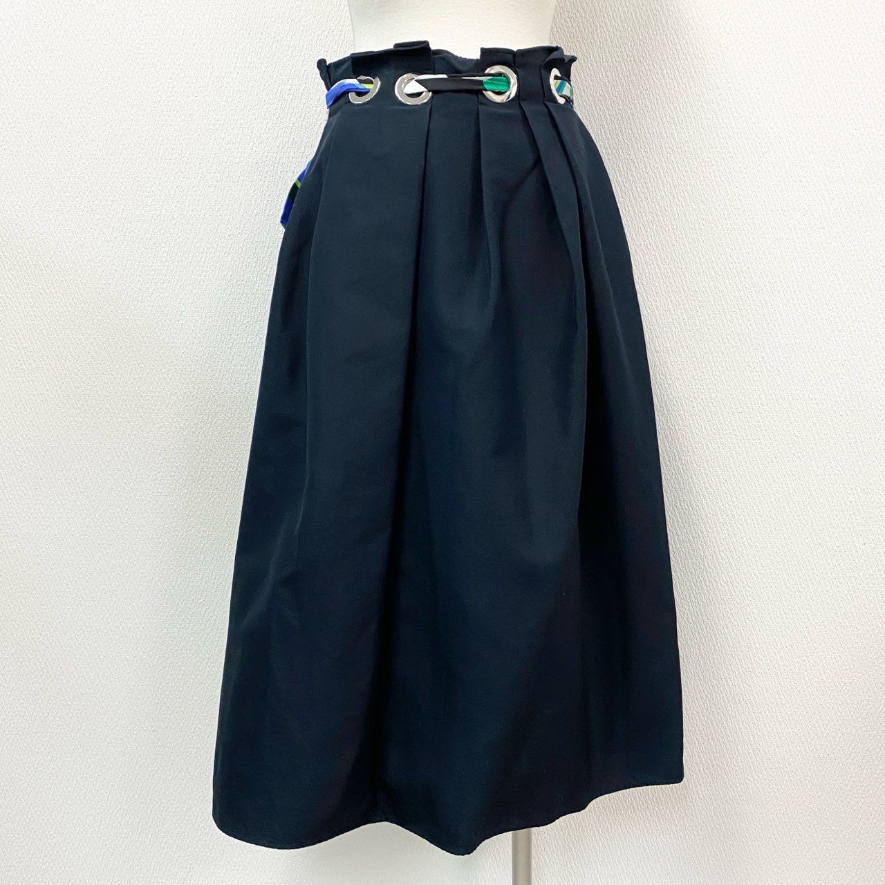 エミリオプッチ　近年モデル　イタリア製　総柄フレアロングスカート　36 エミリオプッチ 近年モデル イタリア製 総柄フレアロングスカート 36