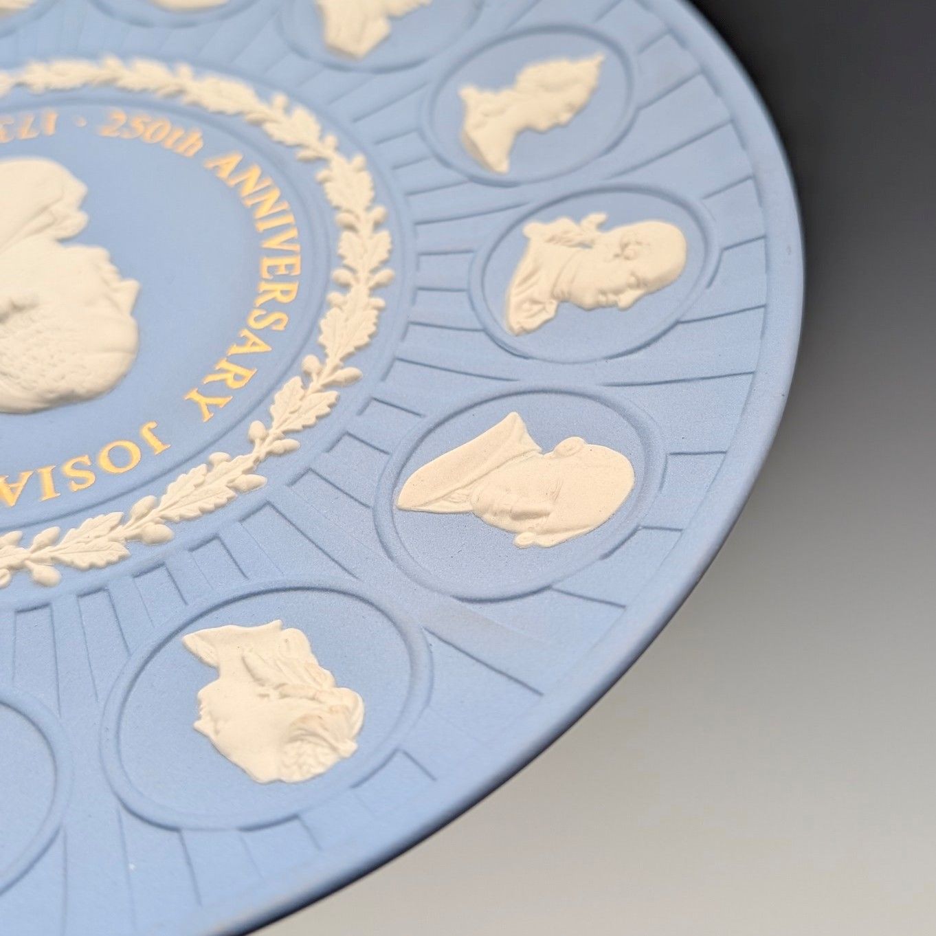 ジャスパーウェア製 J.ウェッジウッド生誕250年記念プレート