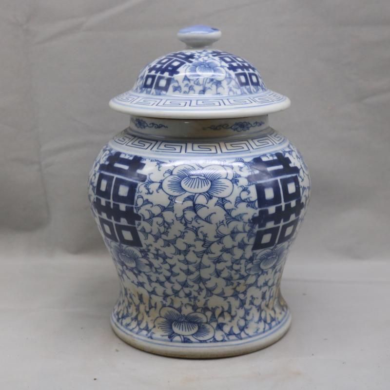 青花双喜纏枝紋将軍蓋 景徳鎮 陶磁器 装飾品 現代工芸品 美術品 置物 清青花双喜纏枝紋将軍蓋缶 景徳鎮 陶磁器 装飾品 現代工芸品