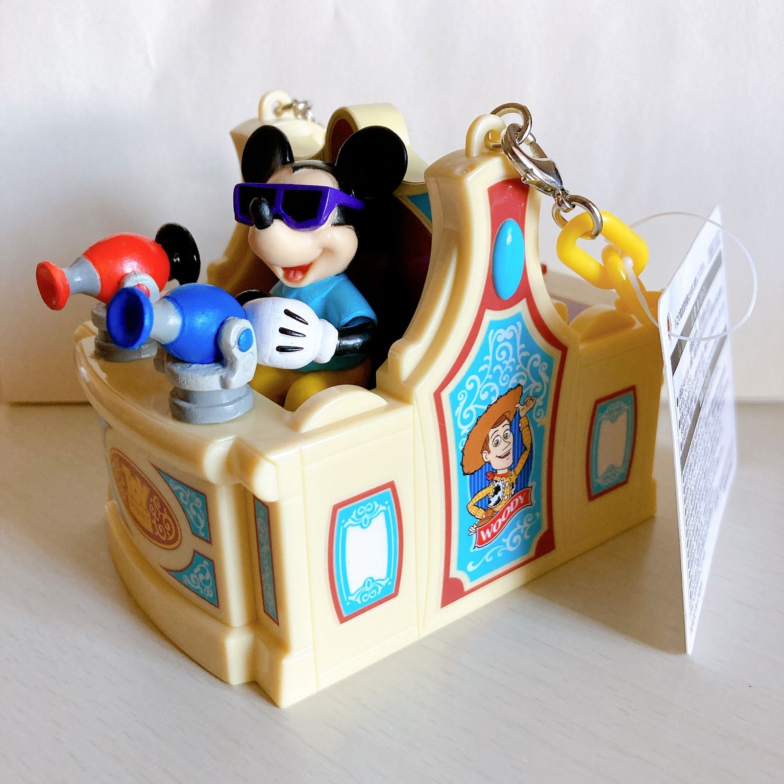 ディズニー ミニスナックケース トイストーリー シューティングゲームを楽しむミッキーマウス！「トイ