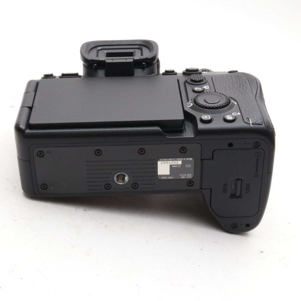 ソニー(SONY) フルサイズ ミラーレス一眼カメラ α7II ボディ(レンズなし) ブラック ILCE-7M2 ソニー、世界最小・最軽量のフルサイズミラーレス「α7C」発表--税別約