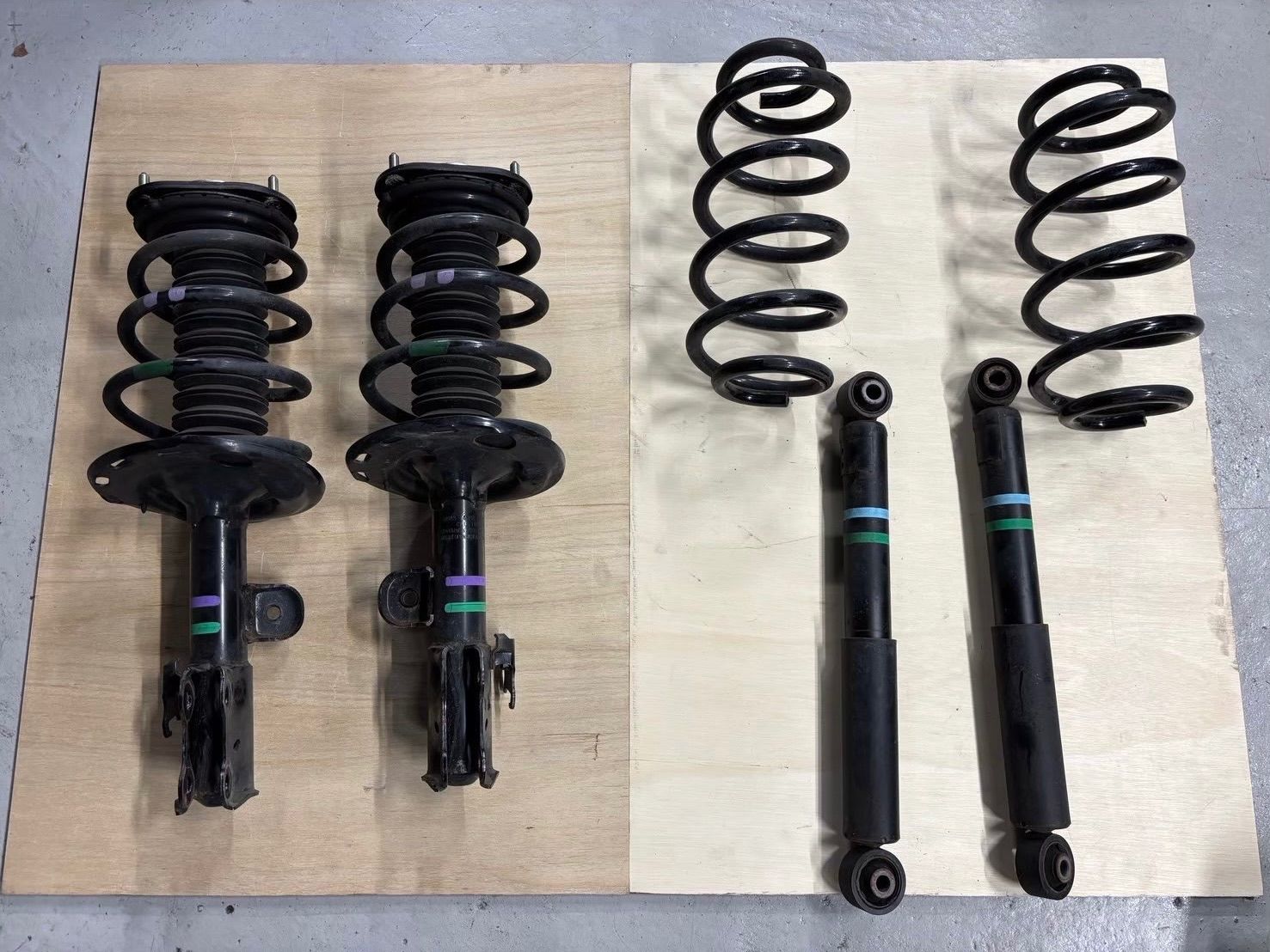 30アルファード 純正サスペンション