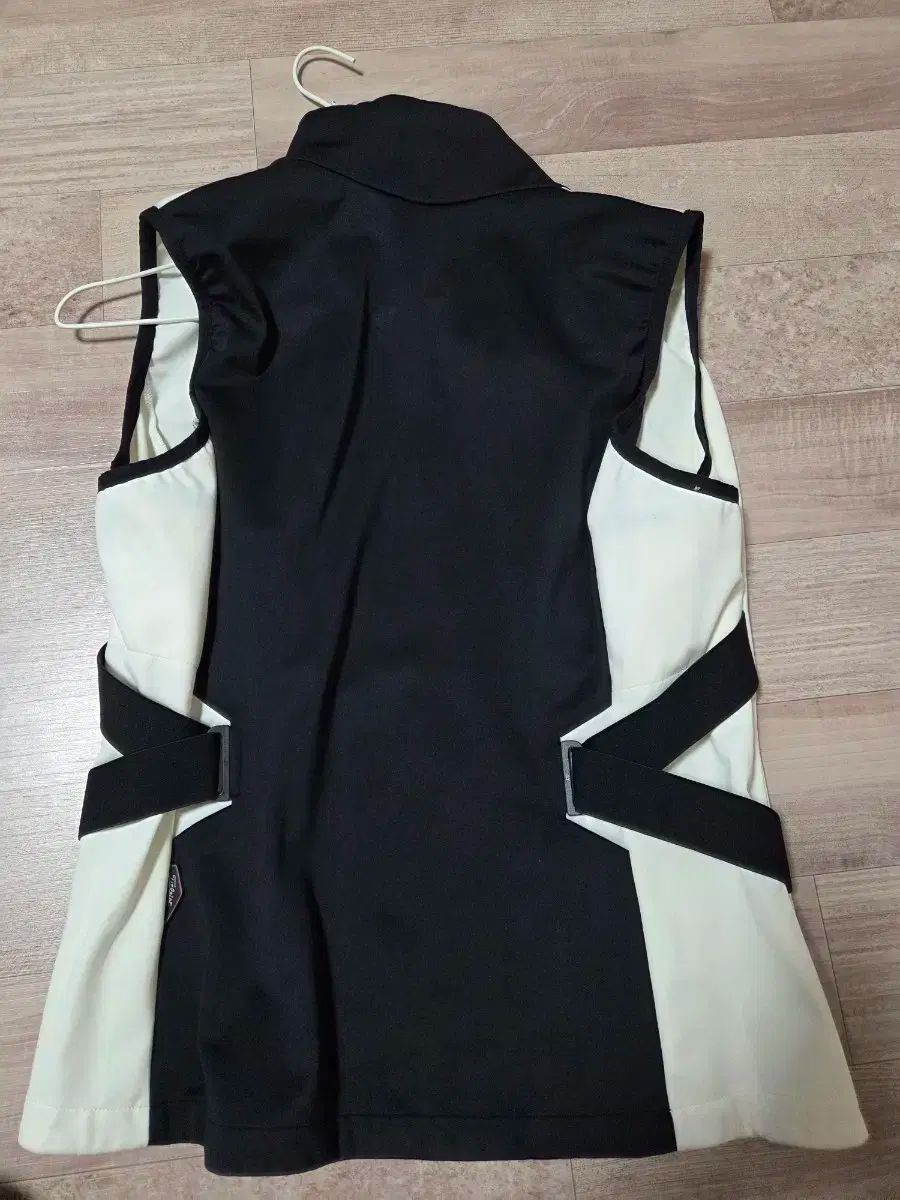 Titleist タイトリスト レディース ゴルフ ベスト 白