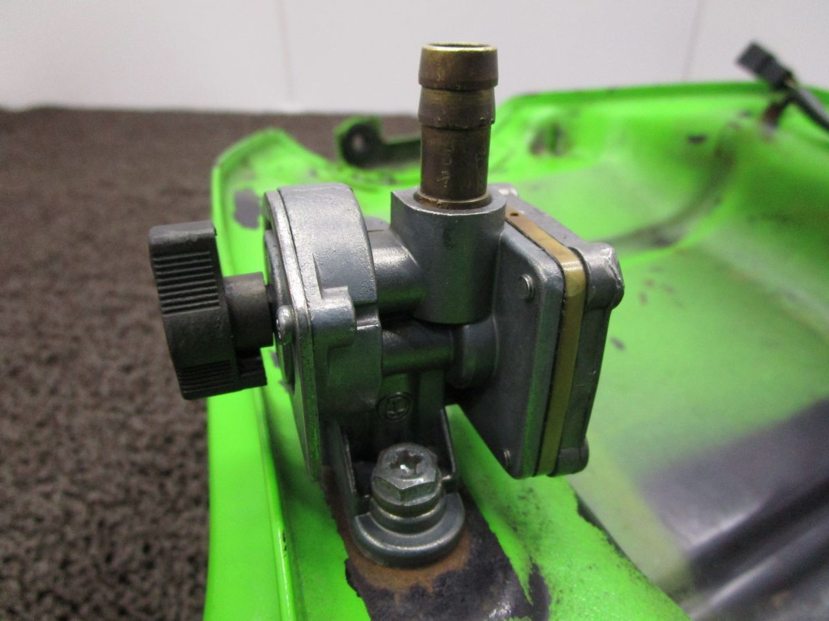 ZRX1100 ガソリンタンク フューエルコック A5761 ZRT10C カワサキ ZXT10CE キャブ車 BILLOVLOGS_CO_UK