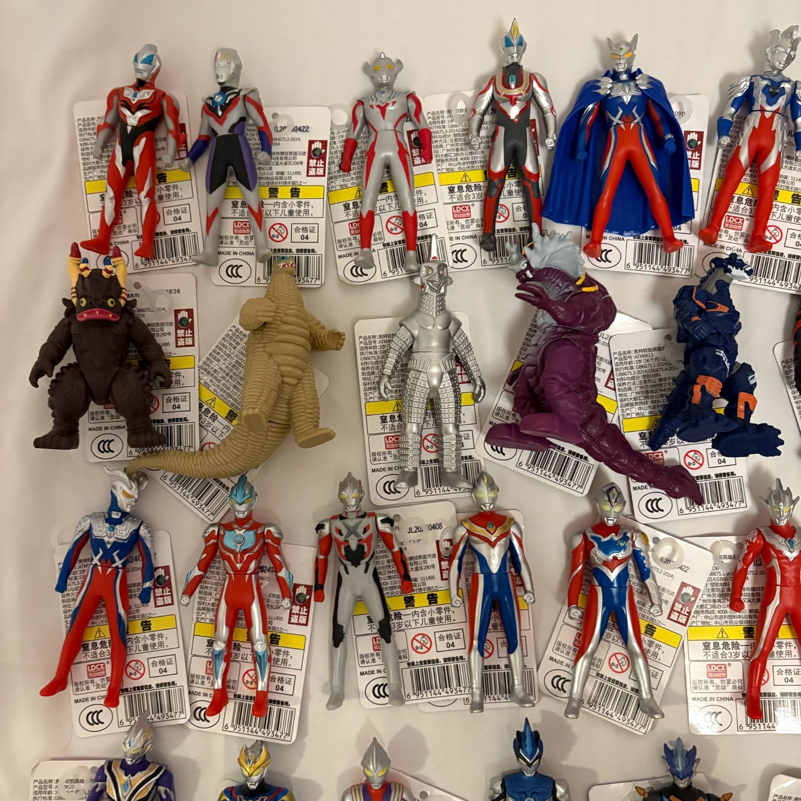 中国LDCX 正規版権 ウルトラマン＆怪獣 ミニソフビ38種類コンプリート