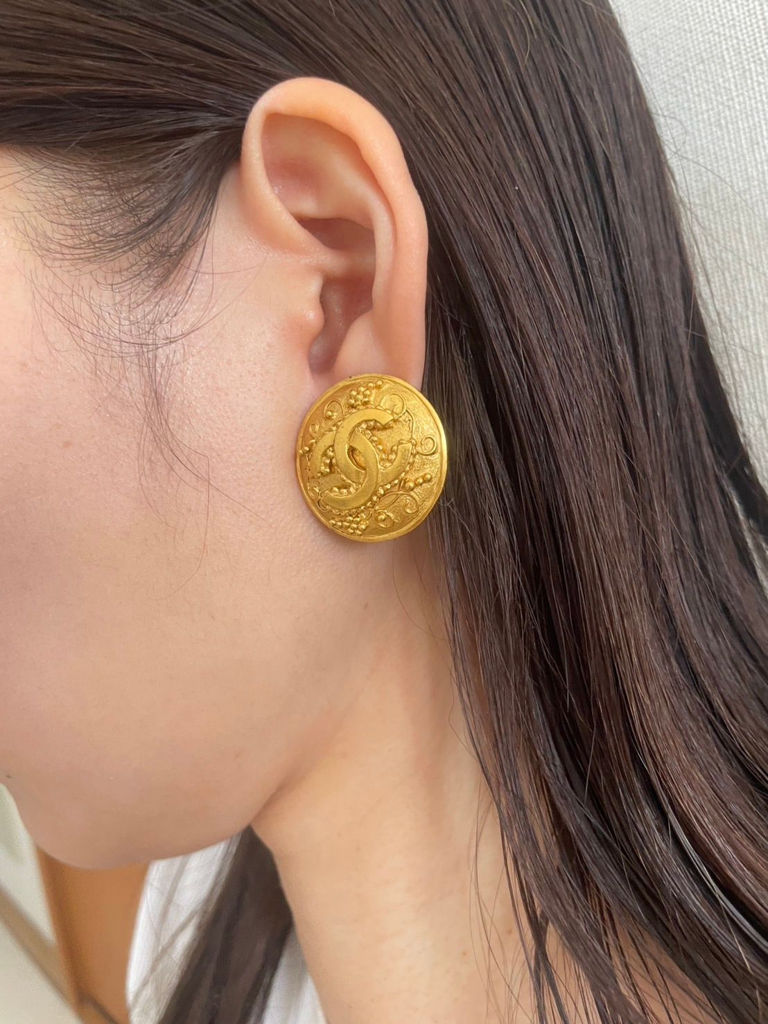 CHANEL シャネル 96A イヤリング 直径2.8ｃｍ　片耳 クリップ式 ラウンド ゴールド フランス製 ヴィンテージ CHANEL シャネル 96A イヤリング 直径2.8cm 片耳 クリップ式
