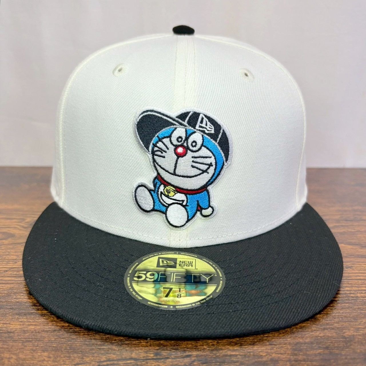 A16 ニューエラ 59fifty ドラえもん 限定コラボ 新品未使用 1820 A16 ニューエラ 59fifty ドラえもん 限定コラボ 新品未使用 1820