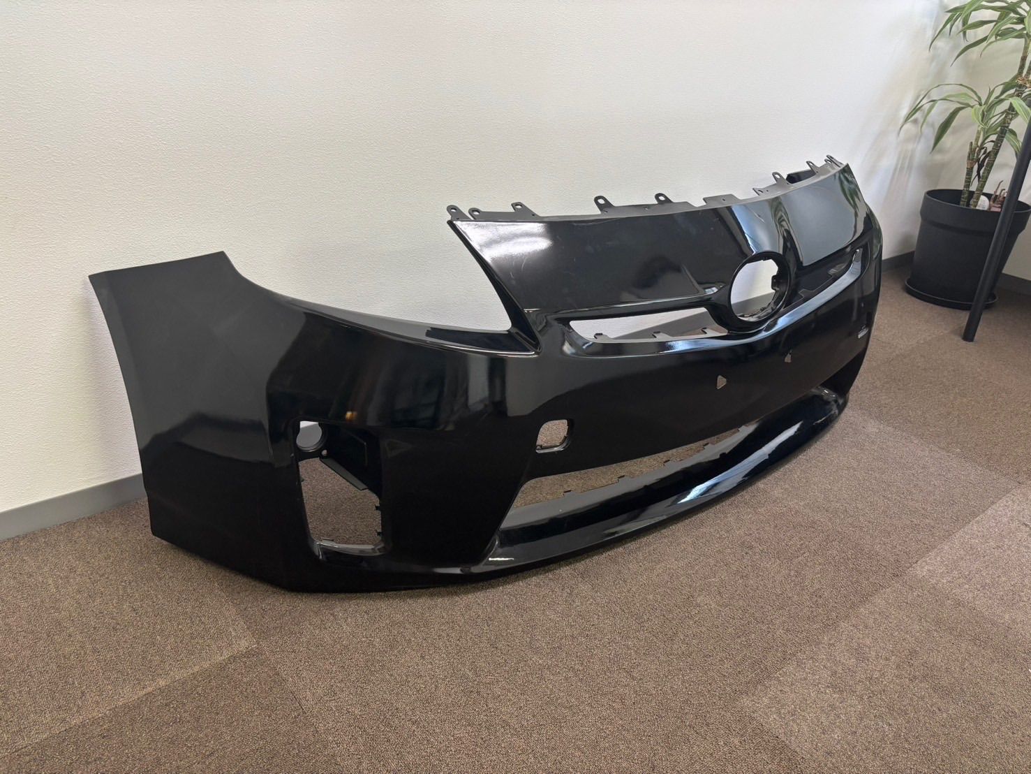 TOYOTA 30系プリウス/30プリウス前期 フロントバンパー/ブラック（黒