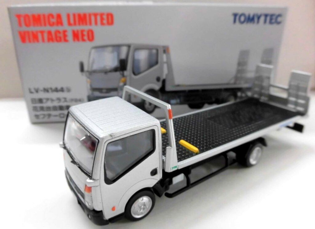 TOMYTEC TOMICA LIMITED VINTAGE NEO 日産アトラス (F24) 花見台自動車