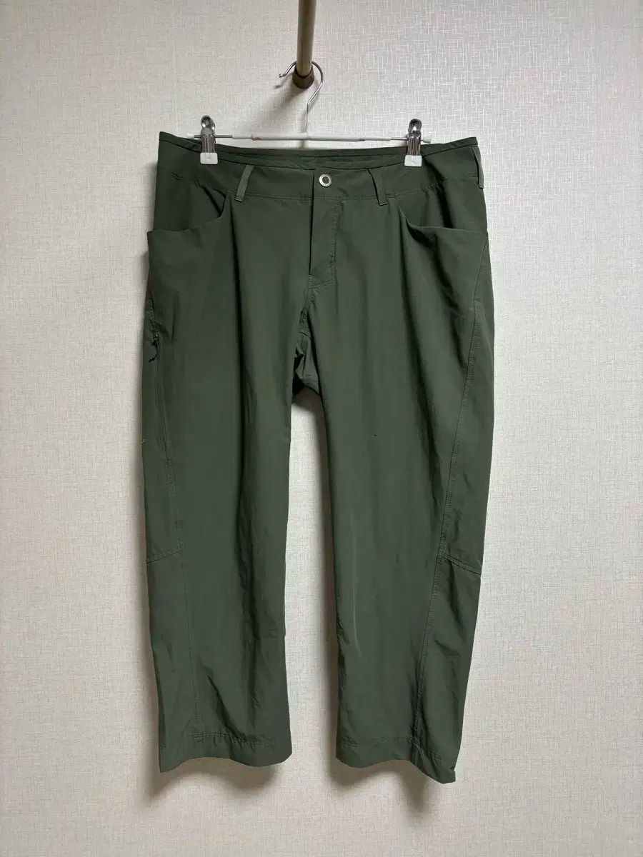 【激レア】ARC'TERYX アークテリクス　ナイロンパンツ　完売モデル 激レア】ARC'TERYX アークテリクス ナイロンパンツ 完売モデル