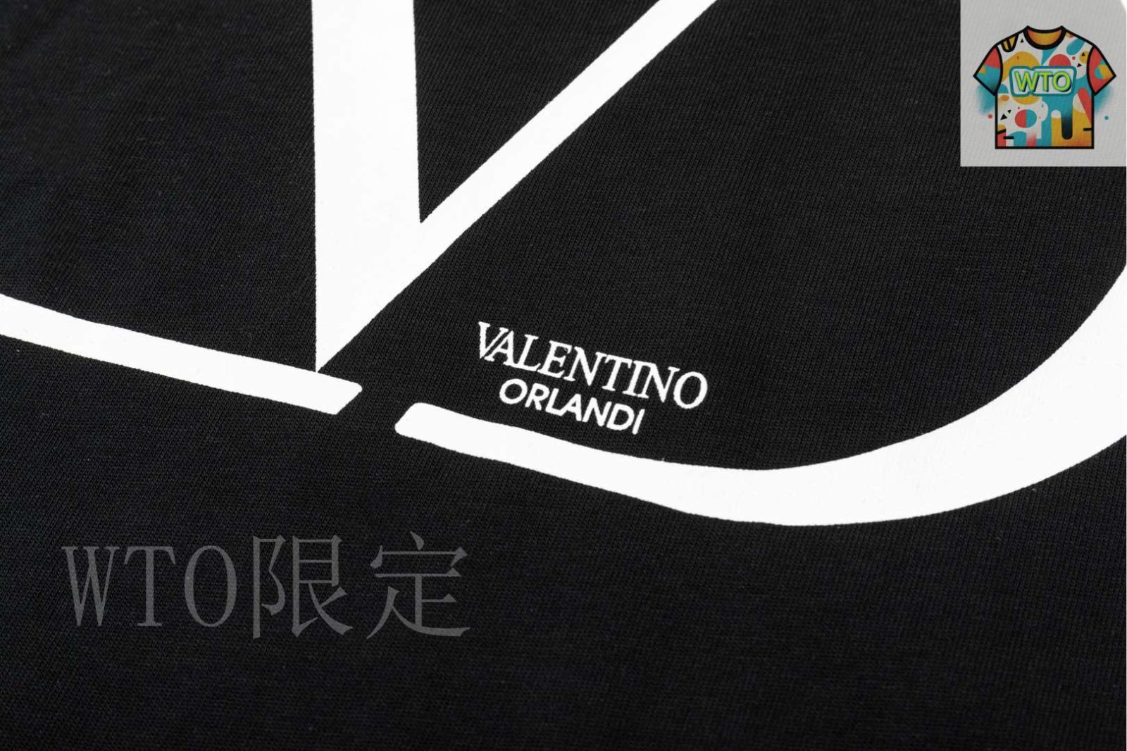 【関税＆送料込み】Valentino Garavani Valentino Logo Print 関税送料込-VALENTINO Vロゴシグネチャーキーリングキーホルダー