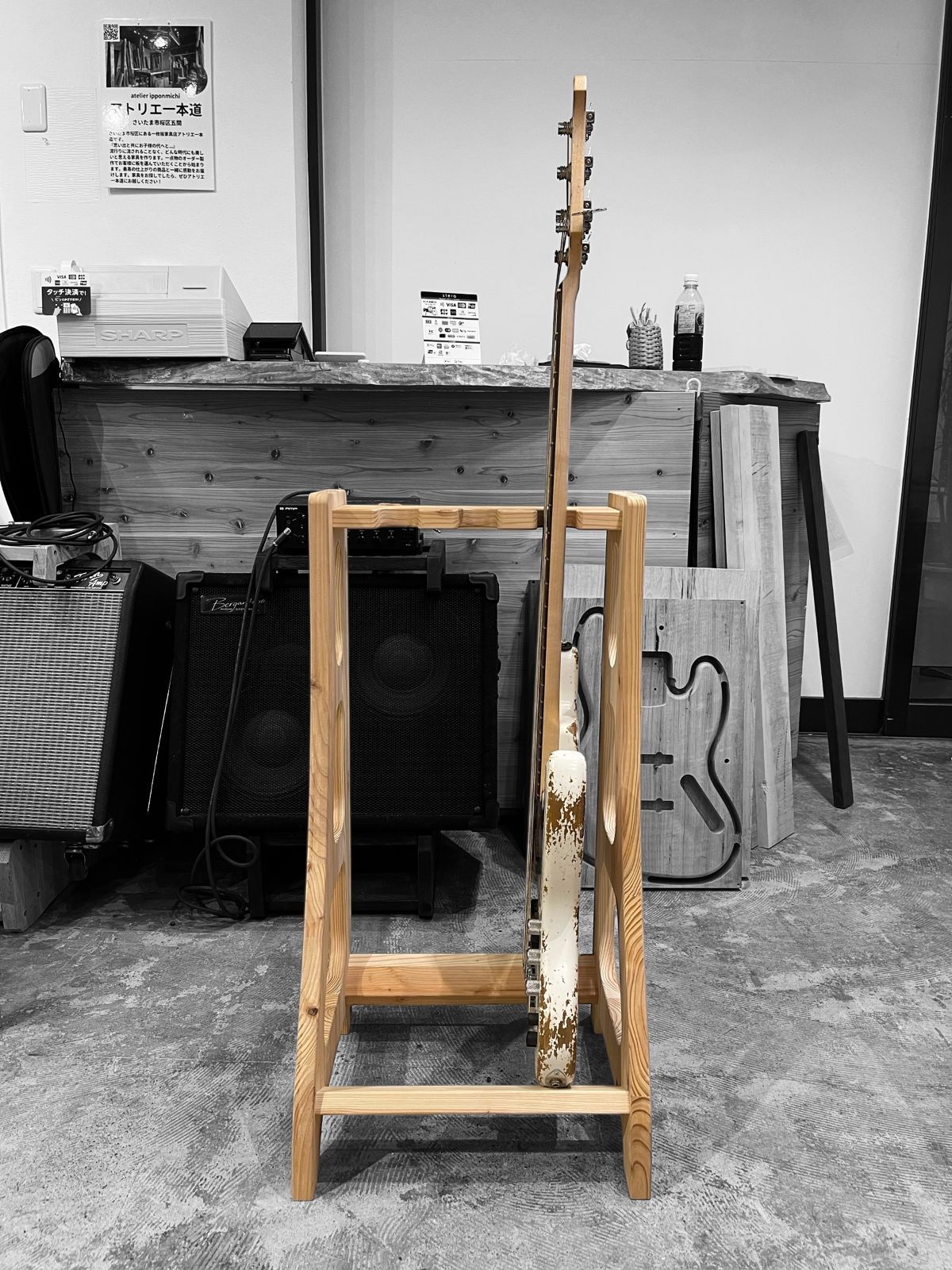 匠の木音 きおん |無垢材ギタースタンドDIY組立キット 3本収納