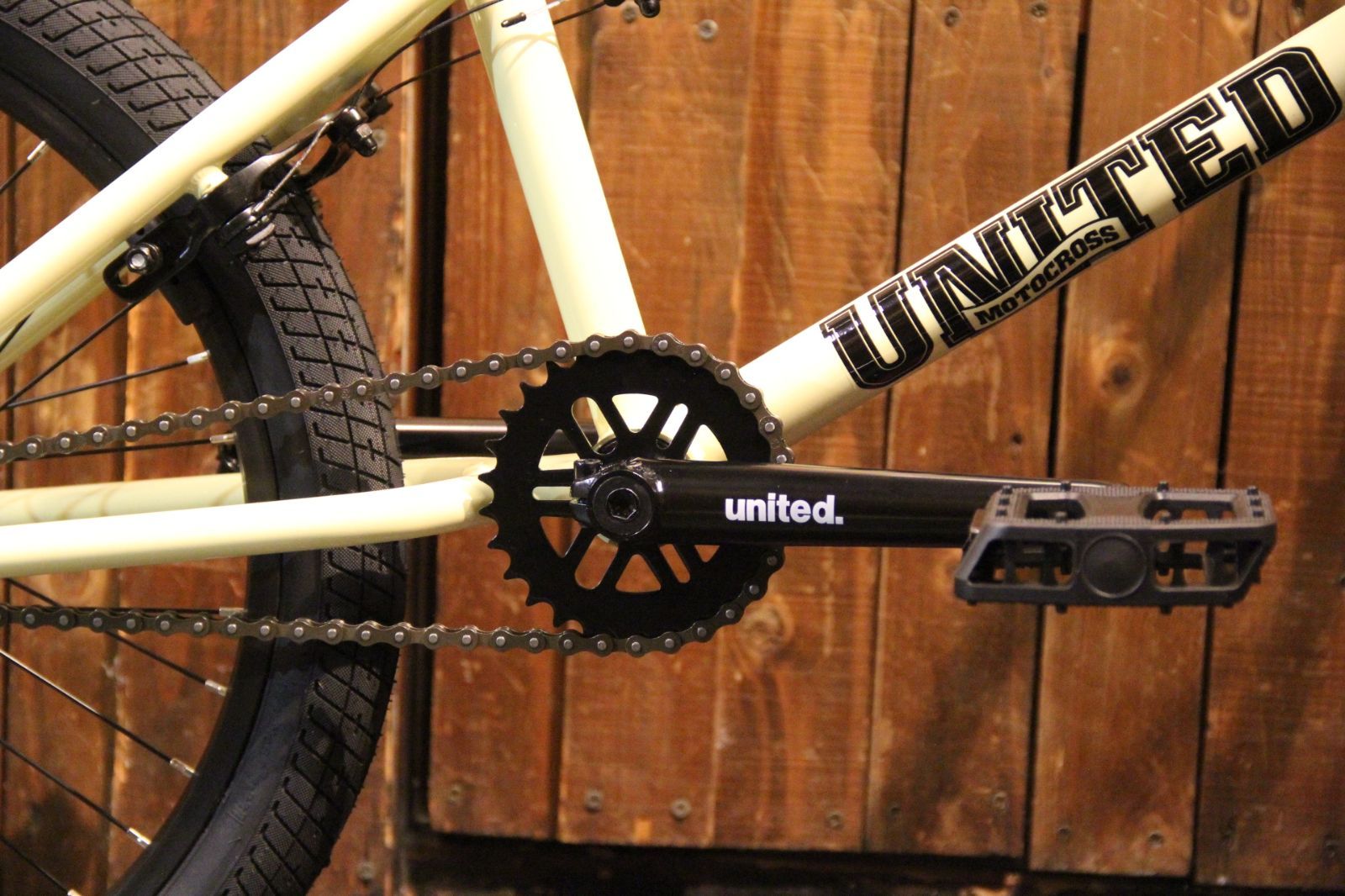 BMX 20 ストリート】UNITED MOTOCROSS GLOSS SAND 送料無料