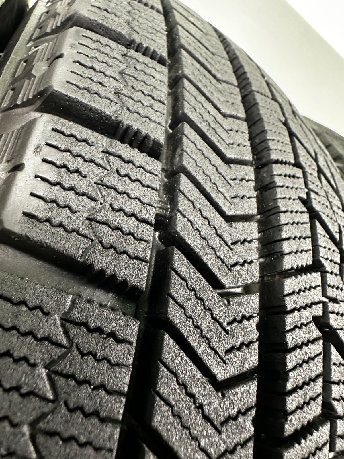 冬タイヤ スタッドレス