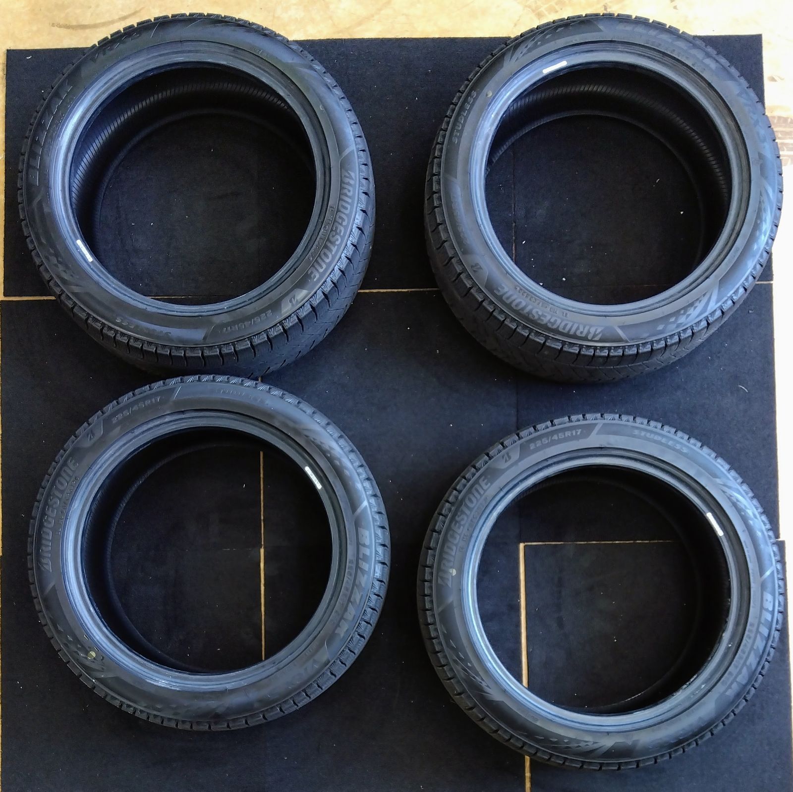 225 45R17 バリ溝 製 タイヤ ４本セット 17インチ ブリヂストン VRX3 スタッドレス タイヤ