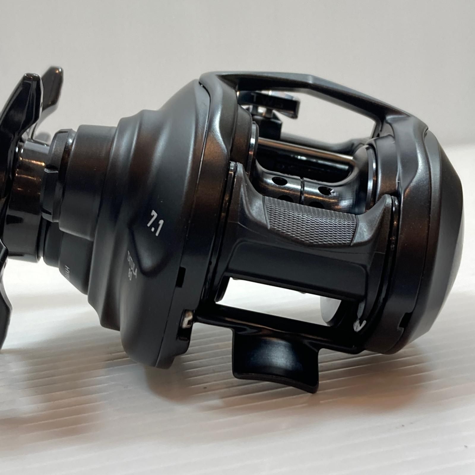 DAIWA - ττDAIWA ダイワ  ベイトリール タトゥーラTW80HL  00630114 ダイワ タトゥーラ TW 80XHL (リール) 価格比較 - 価格.com