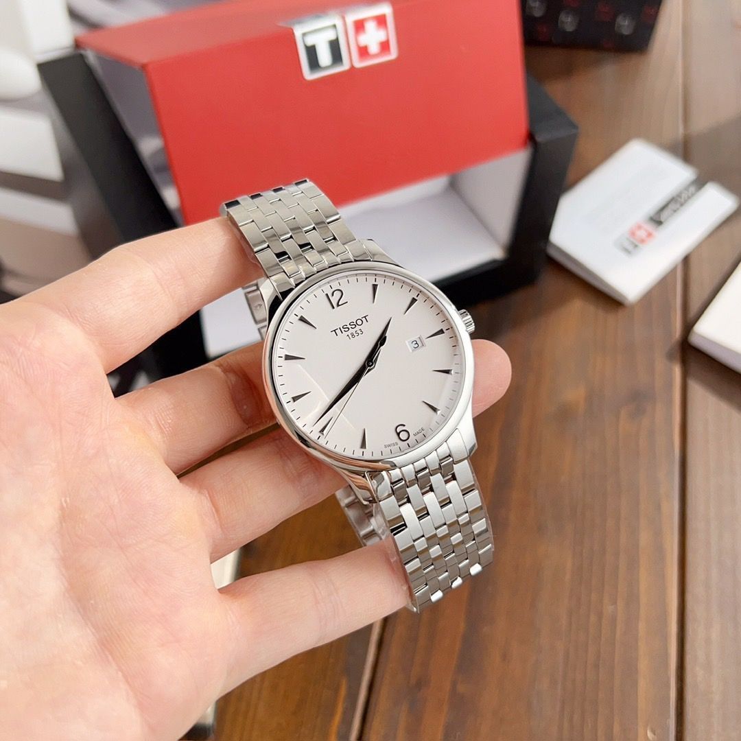 TISSOT ティソ　クォーツ　サファイアクリスタル TISSOT ティソ メンズ腕時計 40mm｜スイス製クオーツ×サファイア