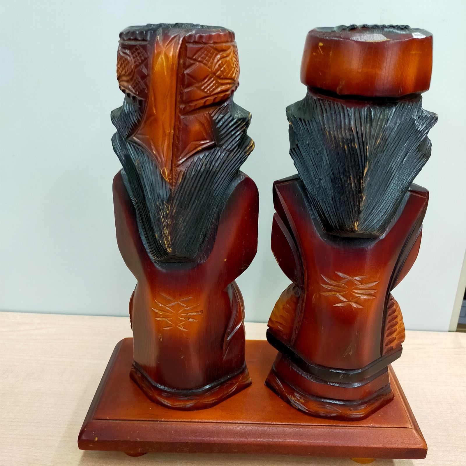 工芸品 民芸品 木彫り ペア 人形 2点セット 台座付き - メルカリ
