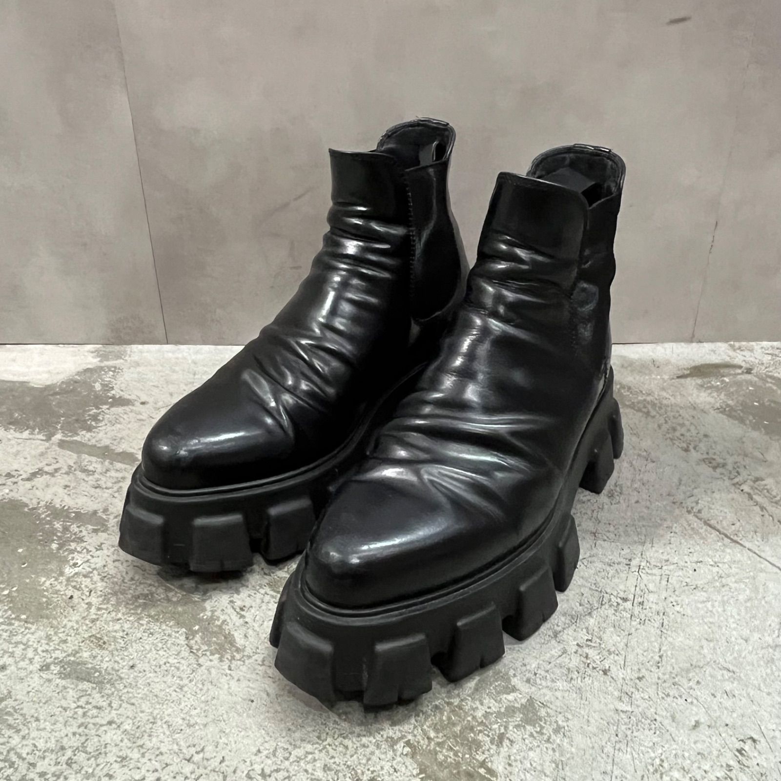 PRADA モノリス レザー サイドゴア チェルシー ブーツ プラダ 2TE175 8 