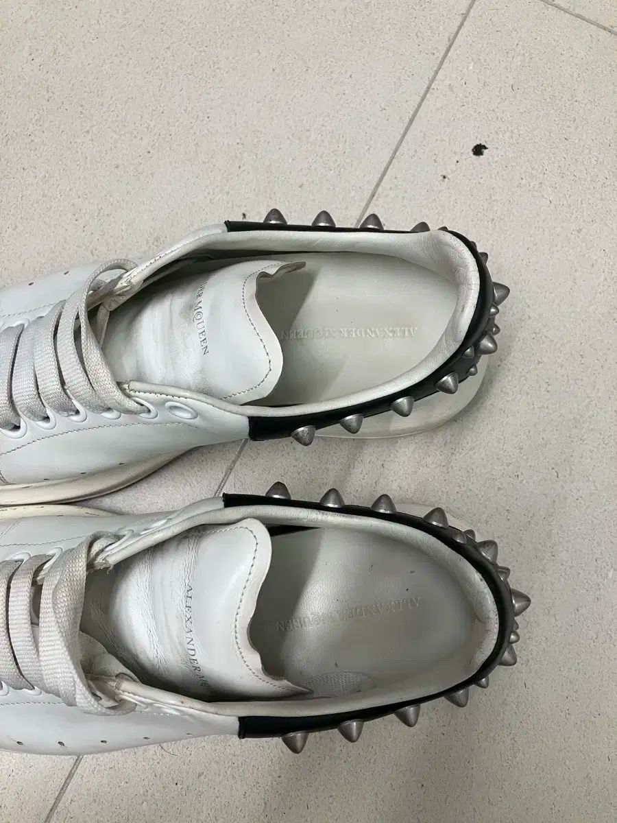 アレクサンダー alexander mcqueen(アレキサンダーマックイーン