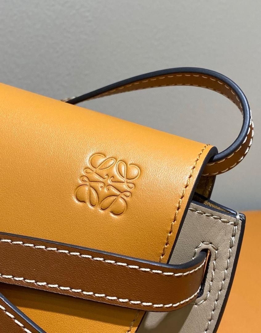 LOEWEロエベ