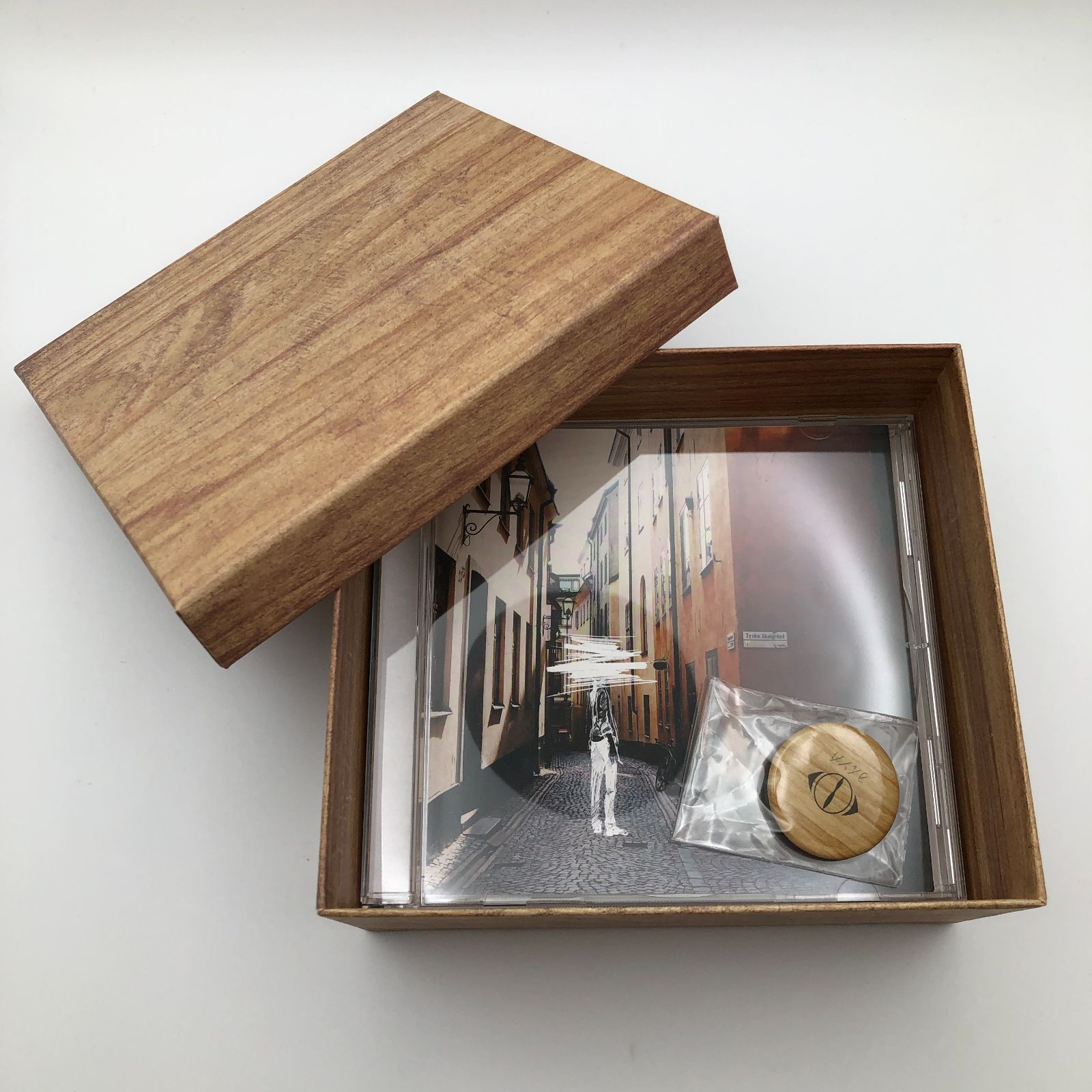 ヨルシカ だから僕は音楽を辞めた 初回生産限定盤 新品未開封 だから僕は音楽を辞めた 初回生産限定盤の通販 ヨルシカ だから僕は音