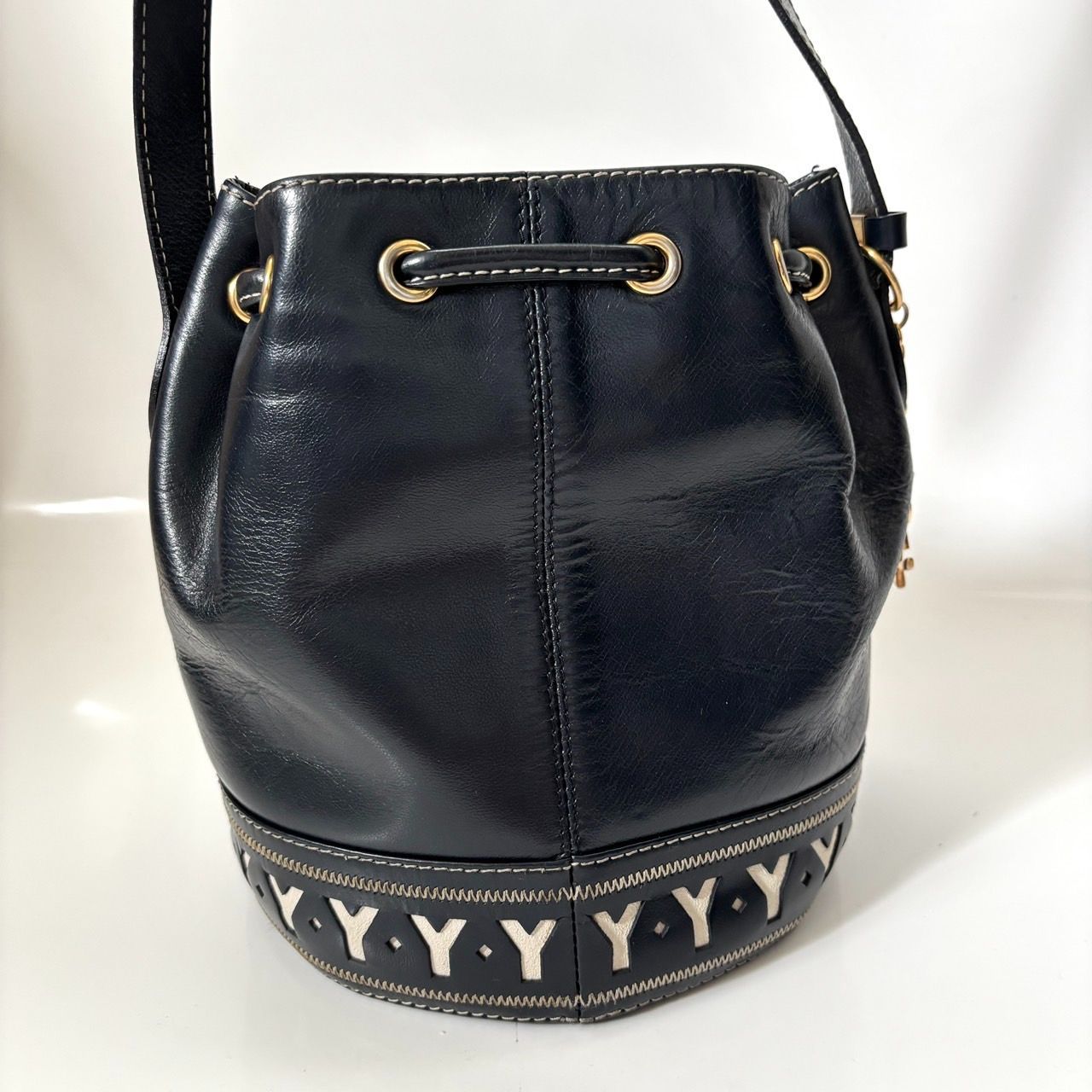 イヴ・サンローラン(YVES SAINT LAURENT)イヴ・サンローラン