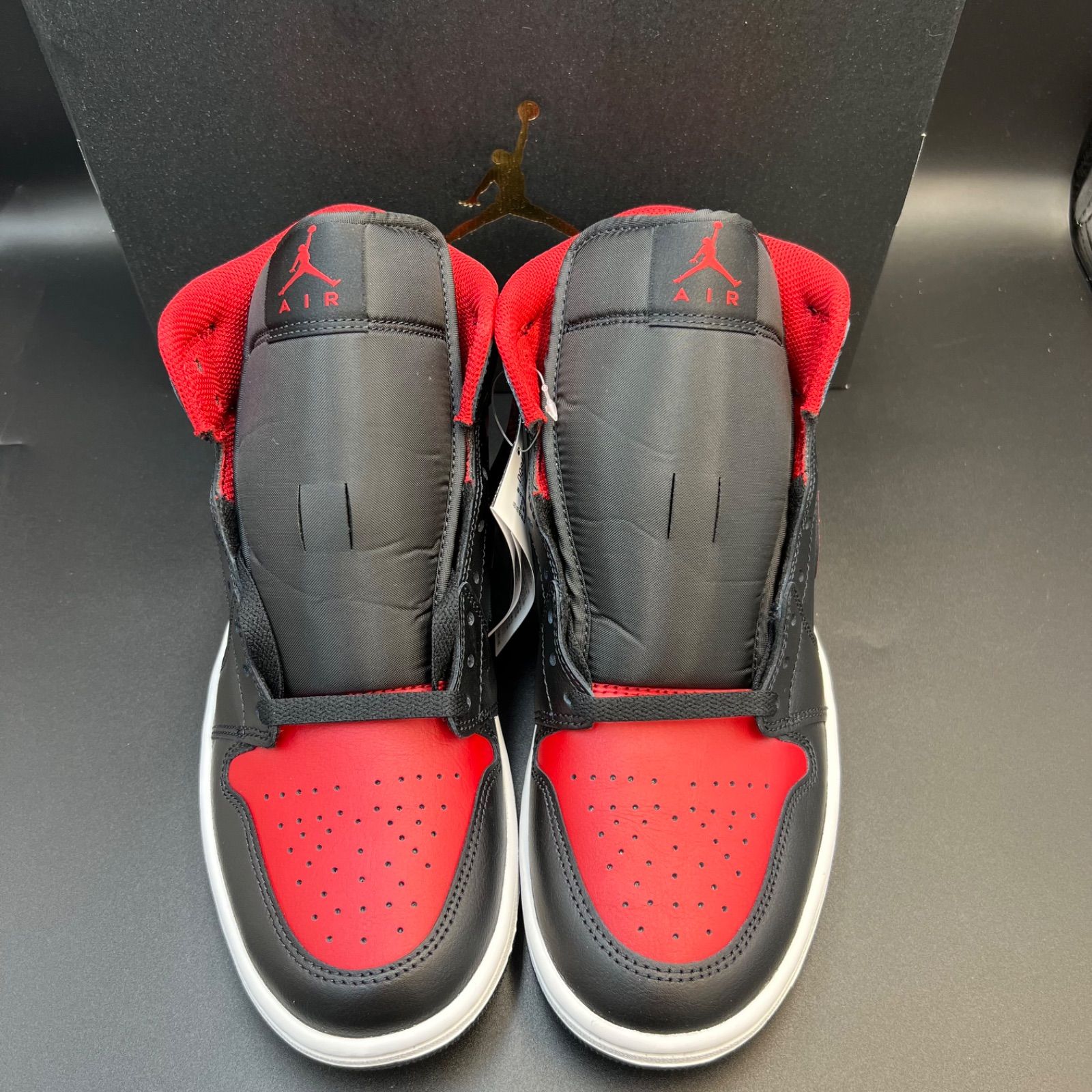 ナイキ エアジョーダン1 ミッド ブレッド NIKE２６センチ新品未使用 エア ジョーダン 1 ナイキ エアジョーダン ミッド NIKE AIR